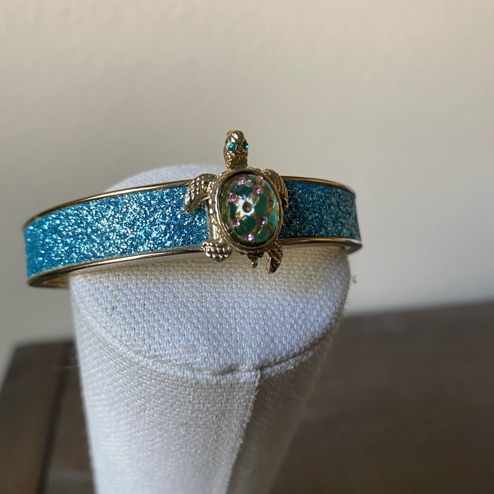 RARE NWT Betsey Johnson Turtle Bangle